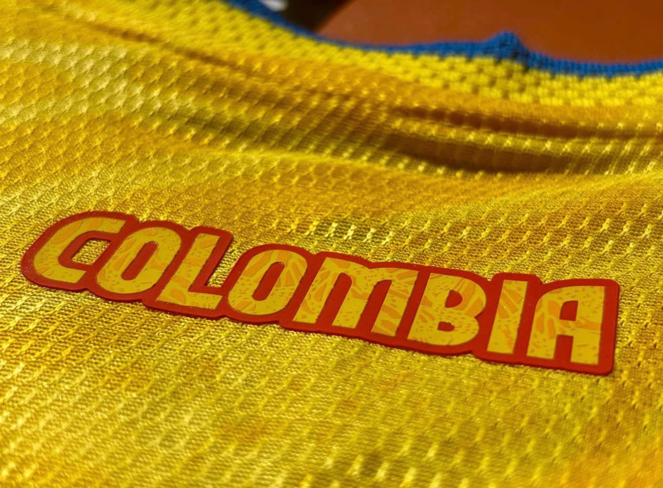 Camiseta Colombia Amarilla Mujer 2026